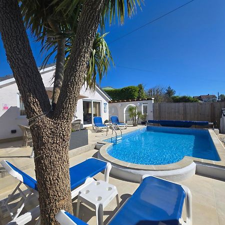 Family Bungalow With Private Pool Kilgetty Buitenkant foto